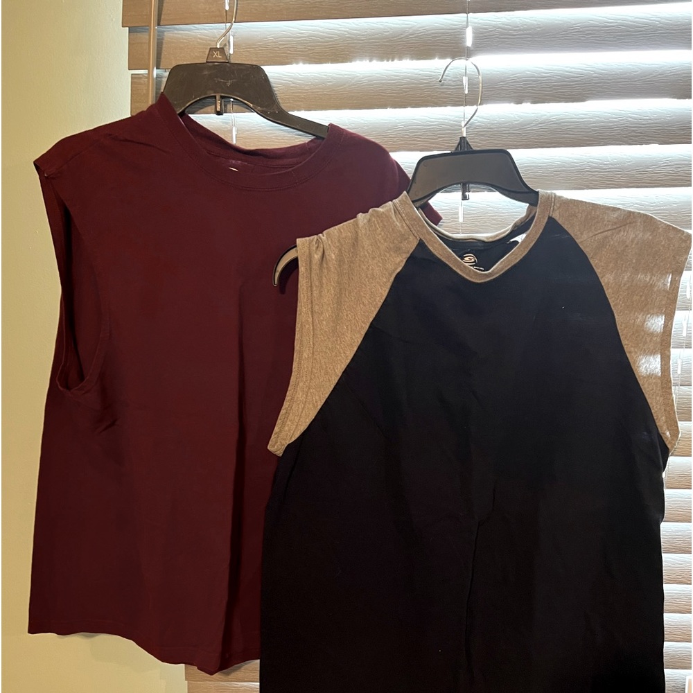 Men’s muscle tshirts size XL